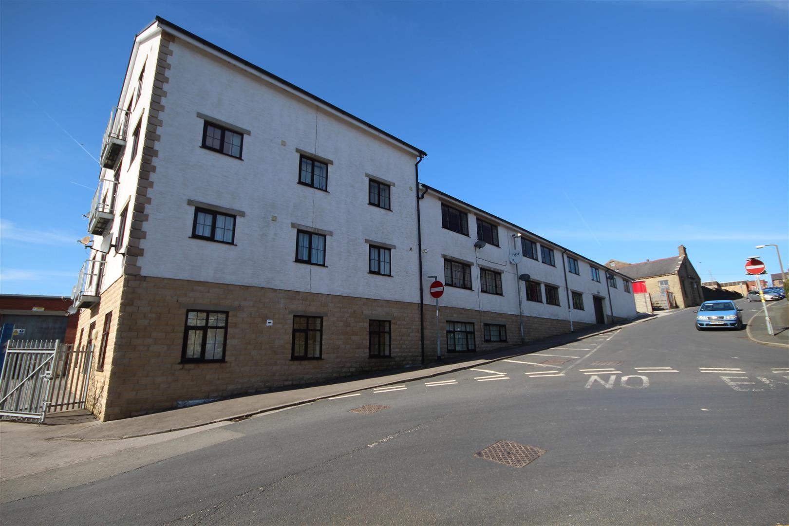 2 bedroom apartment SSTC in Colne - IMG_9484.JPG